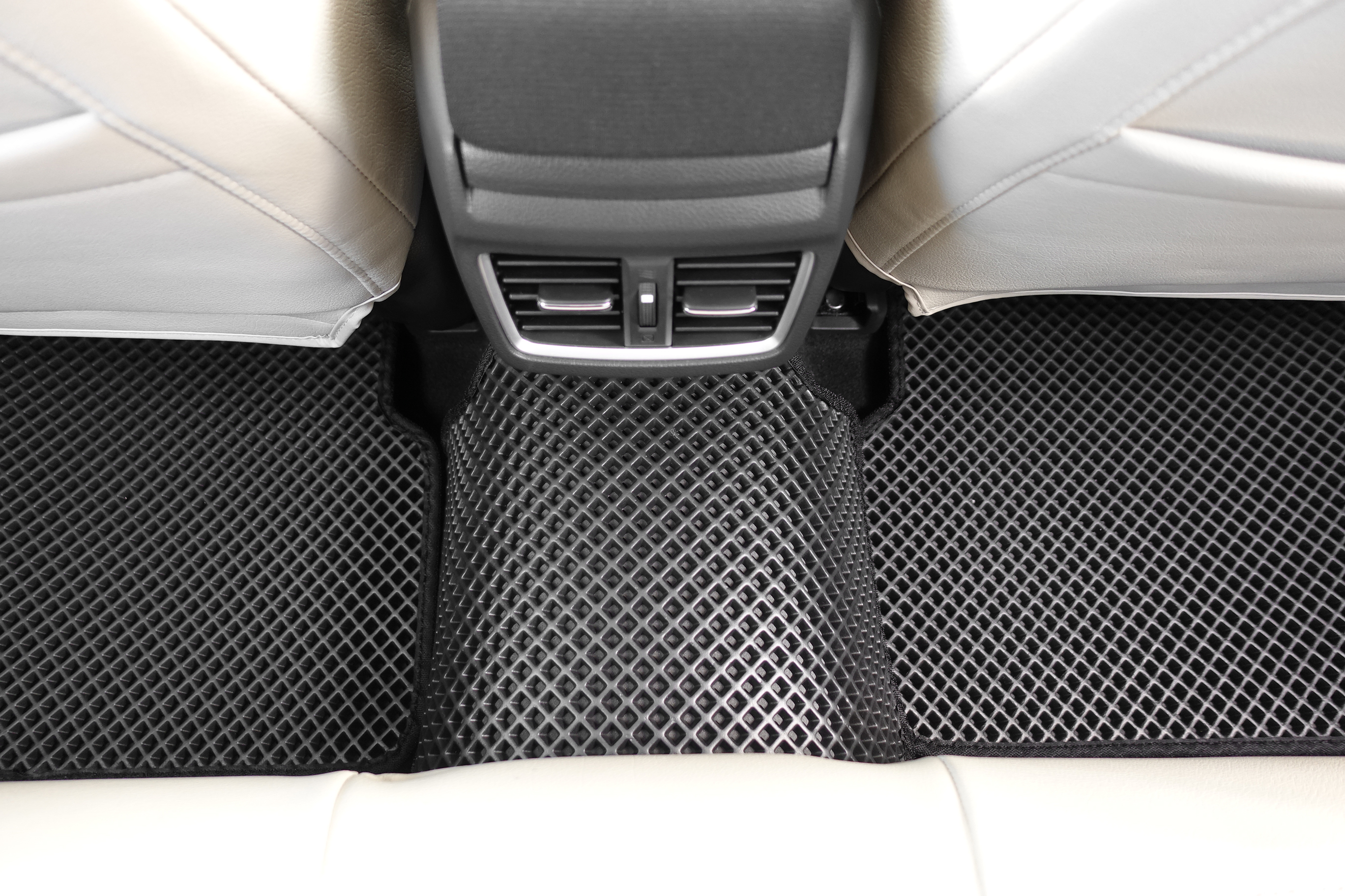 フロアマットの取付実例、番号:145、車名:シビック、モデル:ダブルマット、色相:ダークグレー、145_10297_6.jpg、 