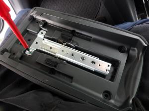 シートカバーの取り付け方法、番号:69、車名:カローラ スポーツ、i2281_12.jpg、 