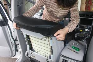 シートカバーの取り付け方法、番号:21、車名:クラウン ロイヤル、i2821_8.jpg、 
