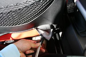 シートカバーの取り付け方法、番号:28、車名:ミニ 3ドア、i5204_4.jpg、 