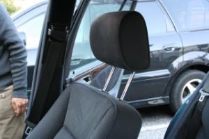 シートカバーの取り付け方法、番号:8、車名:ベンツ E クラス、i5228_3.jpg、 