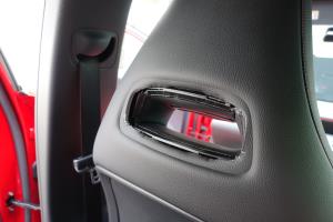 シートカバーの取り付け方法、番号:68、車名:ベンツ A クラス、i52A5_3.jpg、 