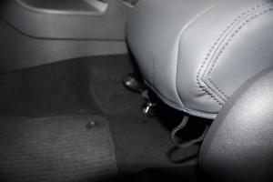 シートカバーの取り付け方法、番号:18、車名:ゴルフ V、i5445_19.jpg、 