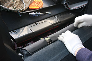 シートカバーの取り付け方法、番号:41、車名:フォレスター、i962G_4.jpg、 