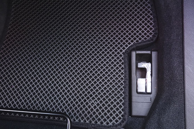 フロアマットの取付実例、番号:15、車名:スバル XV、モデル:ダブルマット、色相:ダークグレー、10010_3.jpg、 