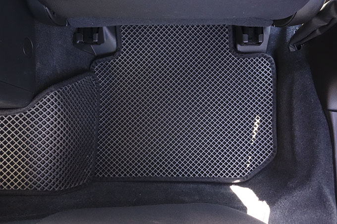 フロアマットの取付実例、番号:15、車名:スバル XV、モデル:ダブルマット、色相:ダークグレー、10010_6.jpg、 