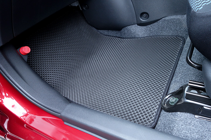 フロアマットの取付実例、番号:34、車名:ノート、モデル:ダブルマット、色相:ダークグレー、10015_4.jpg、 