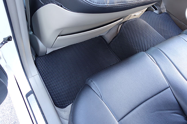 フロアマットの取付実例、番号:6、車名:マーク Ｘ、モデル:ダブルマット、色相:ダークグレー、10035_5.jpg、 