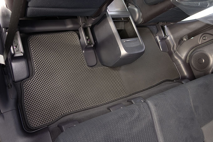 フロアマットの取付実例、番号:8、車名:CR-V、モデル:ダブルマット、色相:ダークグレー、10060_6.jpg、 
