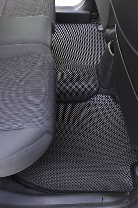 フロアマットの取付実例、番号:11、車名:フィット、モデル:ダブルマット、色相:ダークグレー、10063_14.jpg、 