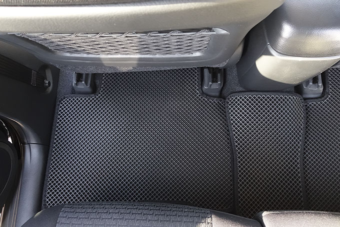 フロアマットの取付実例、番号:21、車名:ヴァンガード、モデル:ダブルマット、色相:ダークグレー、10077_7.jpg、 