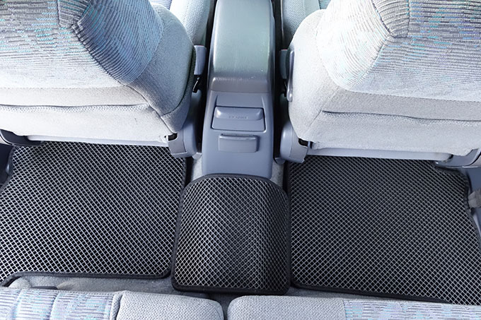 フロアマットの取付実例、番号:17、車名:ハイラックス　サーフ、モデル:ダブルマット、色相:ダークグレー、10084_12.jpg、 