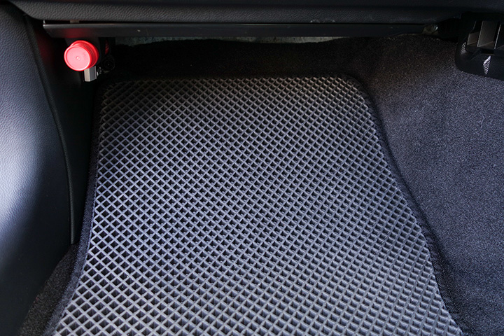 フロアマットの取付実例、番号:48、車名:スカイライン、モデル:ダブルマット、色相:ダークグレー、10099_5.jpg、 