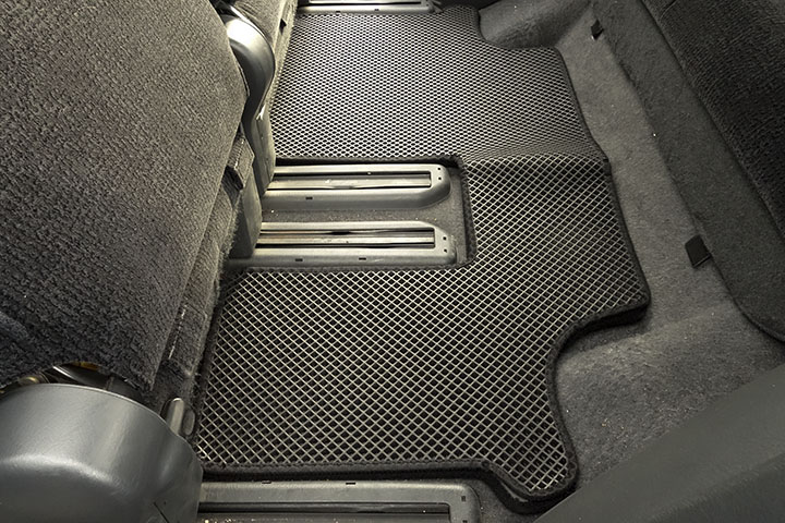 フロアマットの取付実例、番号:111、車名:オデッセイ、モデル:ダブルマット、色相:ダークグレー、10160_7.jpg、 