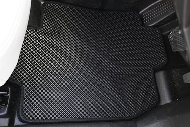 フロアマットの取付実例、番号:30、車名:エクストレイル、モデル:ダブルマット、色相:ダークグレー、10167_2.jpg、 