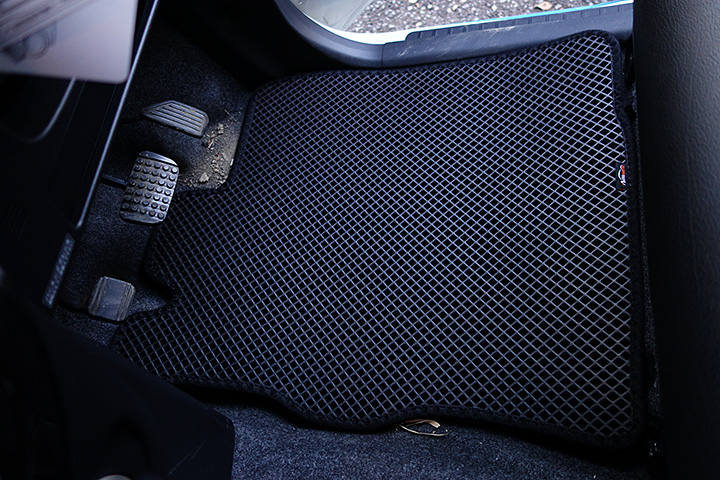フロアマットの取付実例、番号:69、車名:タント、モデル:ダブルマット、色相:ダークグレー、10180_3.jpg、 