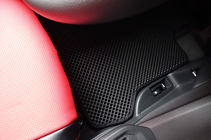 フロアマットの取付実例、番号:87、車名:S660、モデル:ダブルマット、色相:ダークグレー、10209_2.jpg、 