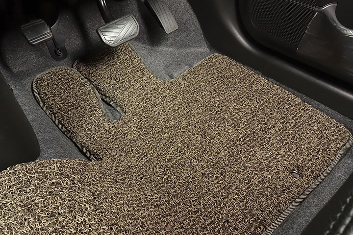 フロアマットの取付実例、番号:122、車名:ワゴンR、モデル:コイルマット、色相:ベージュ、10259_2.jpg、 