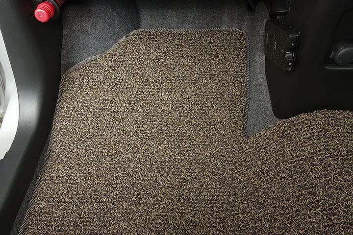 フロアマットの取付実例、番号:122、車名:ワゴンR、モデル:コイルマット、色相:ベージュ、10259_4.jpg、 