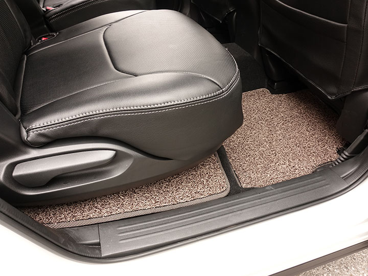 フロアマットの取付実例、番号:123、車名:CX-8、モデル:コイルマット、色相:ベージュ、10267_3.jpg、 