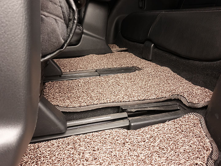 フロアマットの取付実例、番号:123、車名:CX-8、モデル:コイルマット、色相:ベージュ、10267_6.jpg、 