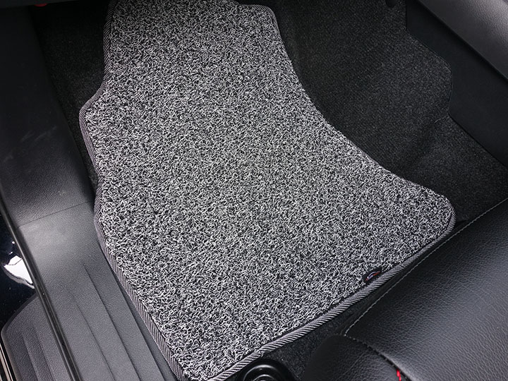 フロアマットの取付実例、番号:131、車名:ハイラックス、モデル:コイルマット、色相:グレー、10271_4.jpg、 