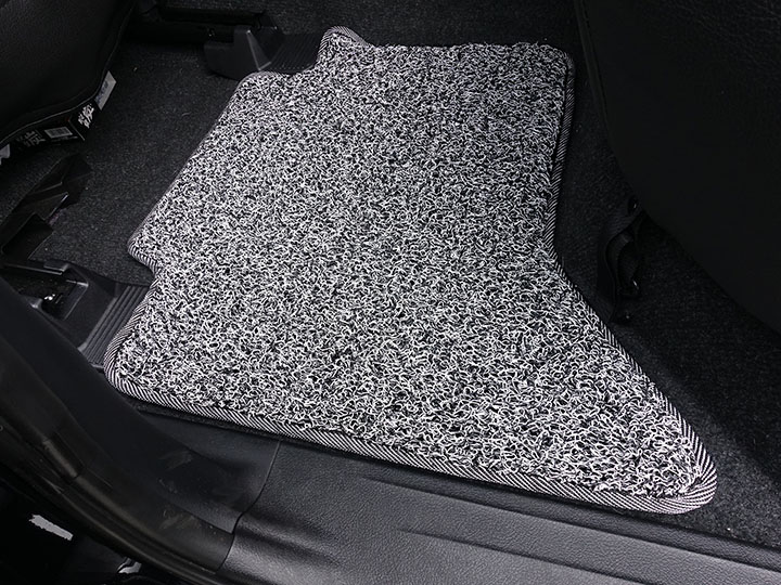 フロアマットの取付実例、番号:131、車名:ハイラックス、モデル:コイルマット、色相:グレー、10271_9.jpg、 
