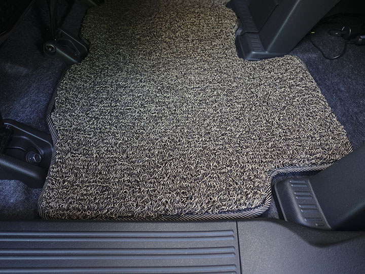 フロアマットの取付実例、番号:133、車名:N-VAN、モデル:コイルマット、色相:ベージュ、10276_6.jpg、 
