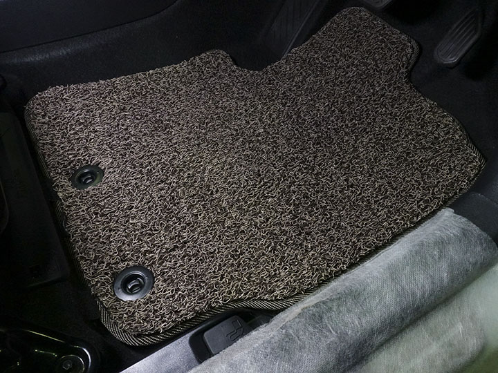 フロアマットの取付実例、番号:137、車名:カローラ フィールダー、モデル:コイルマット、色相:ベージュ、10281_2.jpg、 