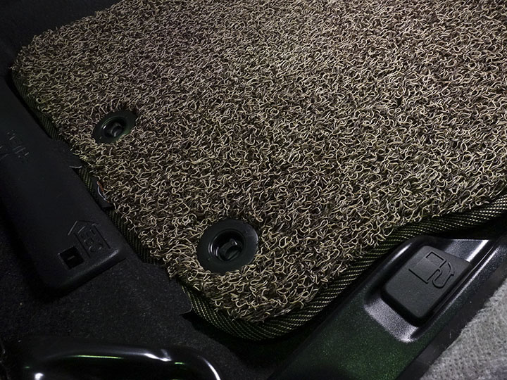 フロアマットの取付実例、番号:137、車名:カローラ フィールダー、モデル:コイルマット、色相:ベージュ、10281_3.jpg、 