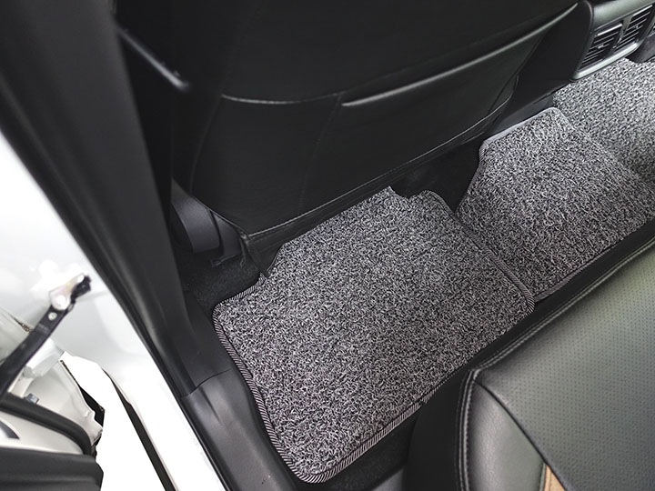 フロアマットの取付実例、番号:142、車名:RAV4、モデル:コイルマット、色相:グレー、10293_04.jpg、 