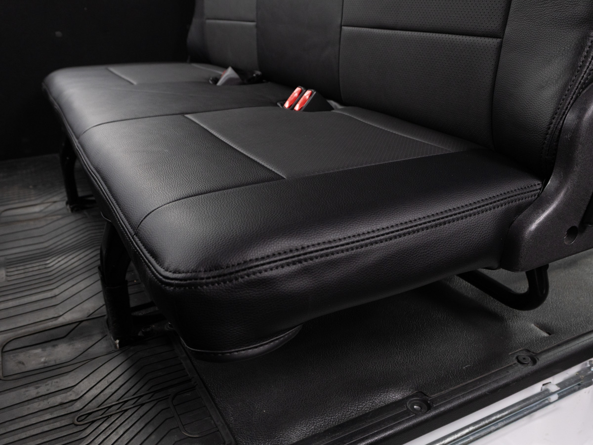 NV350キャラバン シートカバー ディンプル 10 /images/prod/head/111_230/111_2309_10.jpg