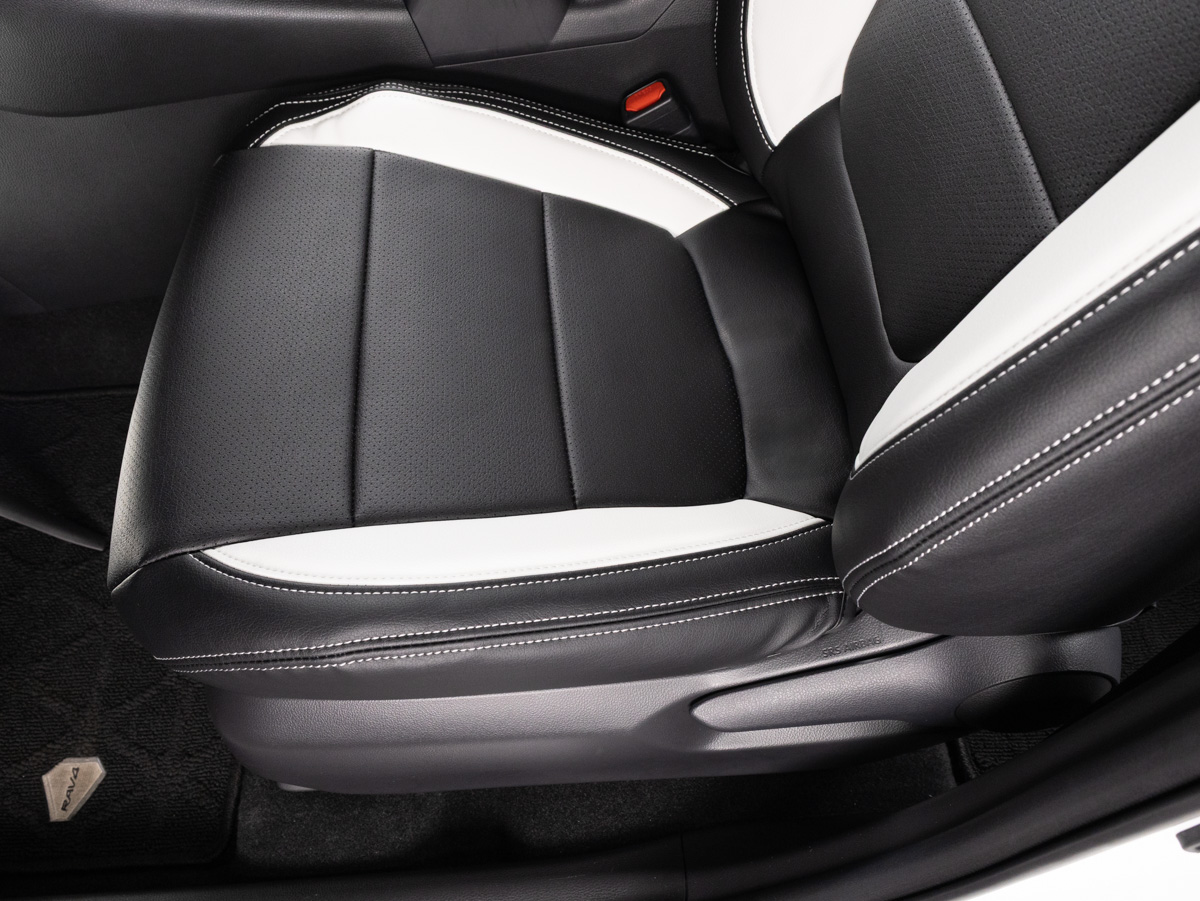 RAV4 シートカバー 5 /images/prod/head/204/204_05.jpg