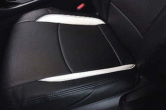シートカバー カローラ スポーツ専用 /images/prodetail/C-HR_340_02.jpg