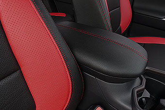 シートカバー  カローラツーリングワゴン 専用 /images/prodetail/Rav4_M_08.jpg